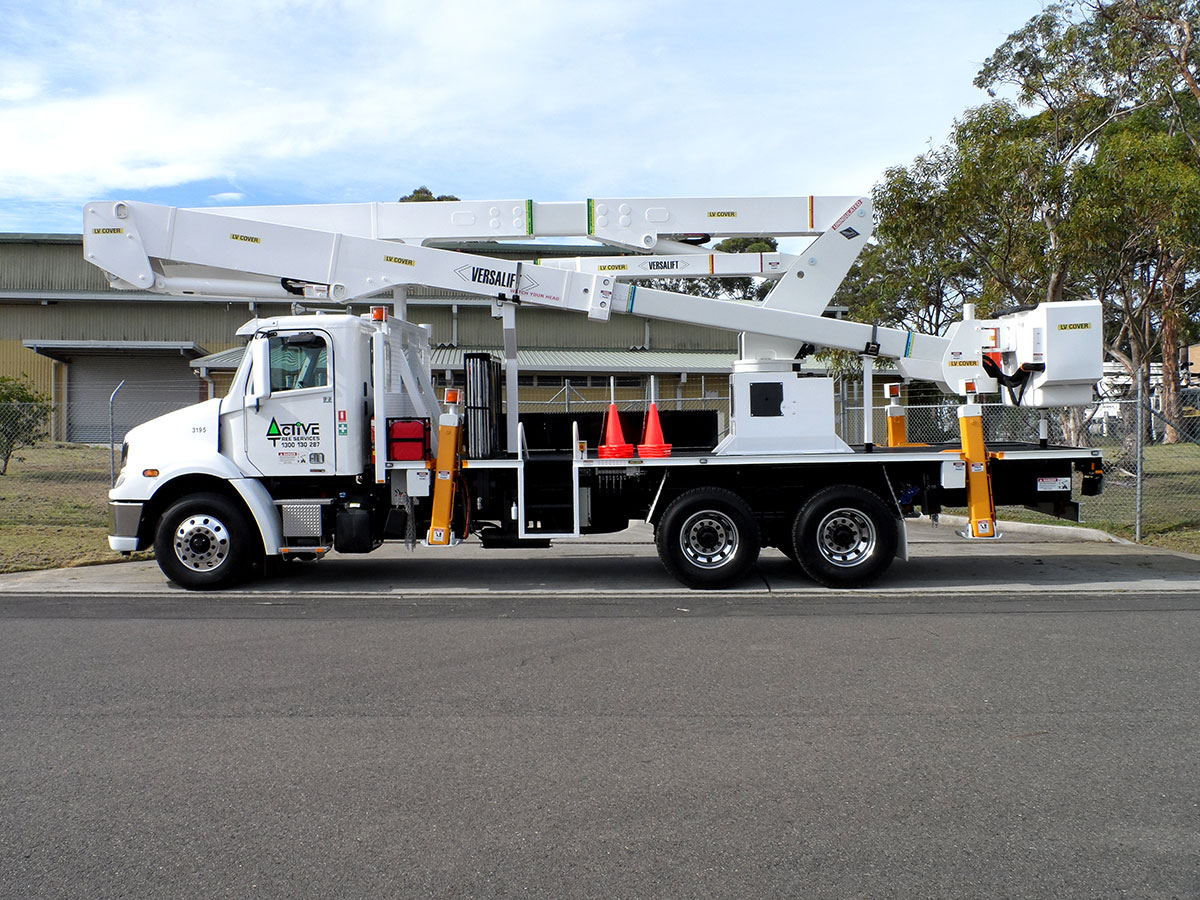 2-VST-7500-aerial-access-versalift-ewp