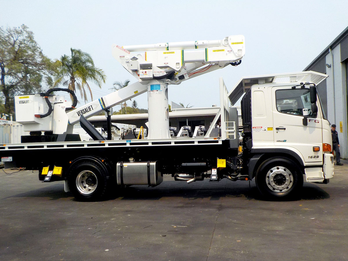 2-VST-5000-aerial-access-versalift-ewp