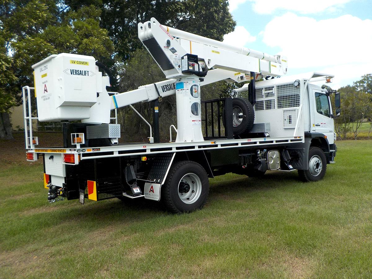 5-6000-1-aerial-access-versalift-ewp
